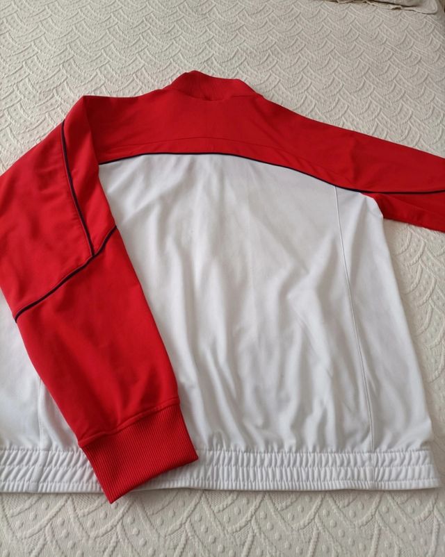 Chaqueta de chándal Nike.