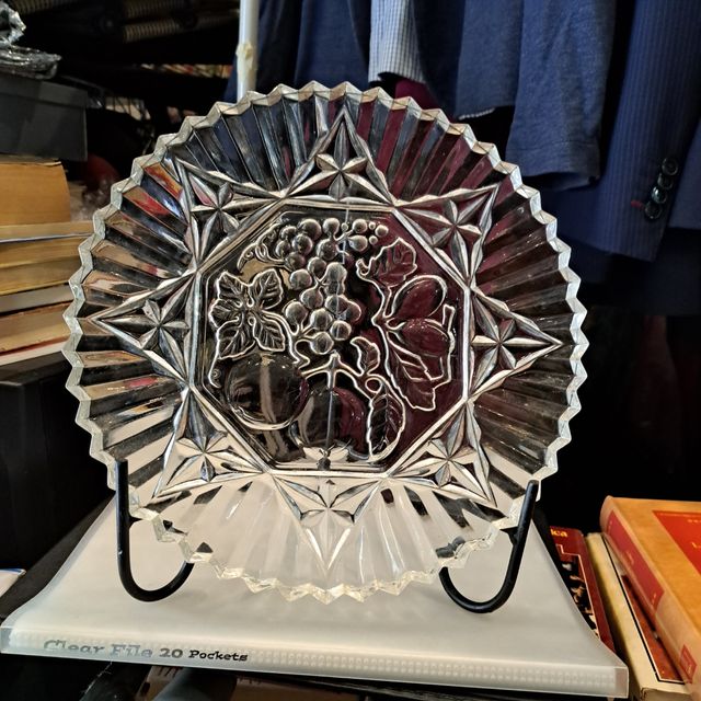 Plato de cristal tallado floral