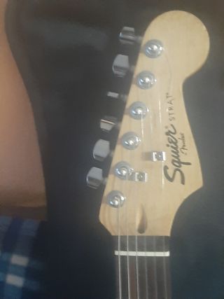 Guitarra fender squier