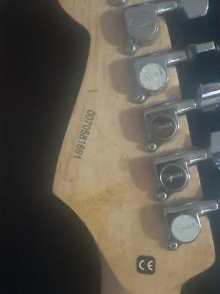 Guitarra fender squier