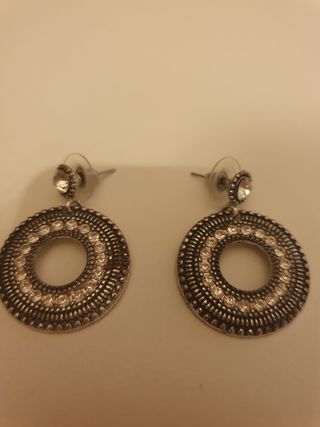 Pendientes plateados