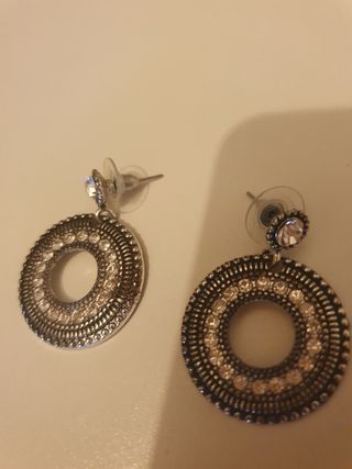 Pendientes plateados