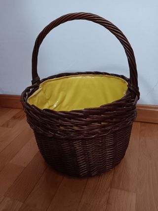Cesta de mimbre con forro