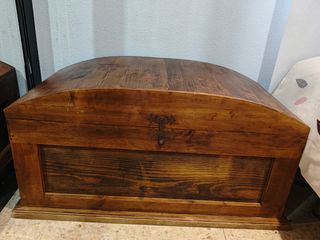 Arcón rustico de madera
