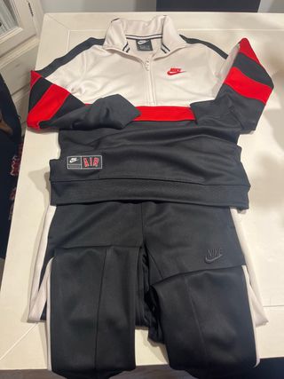 Chandal Nike Air talla M niño 