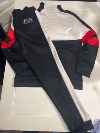 Chandal Nike Air talla M niño 