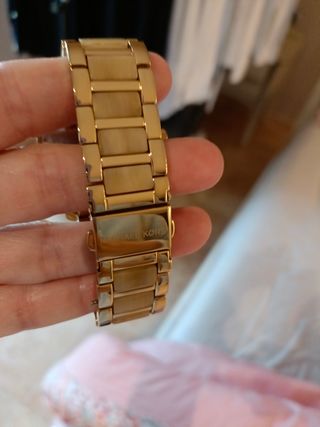 Reloj dorado