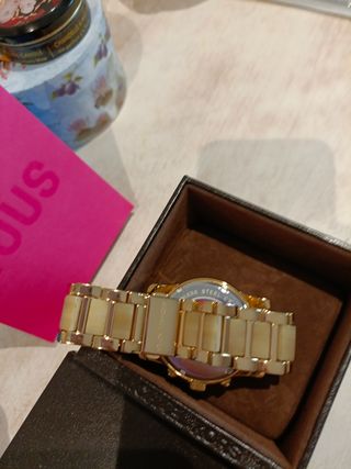Reloj dorado