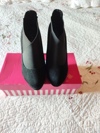 Zapatos ante