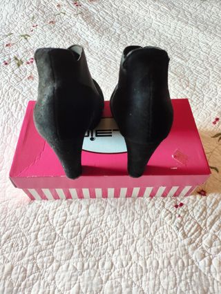 Zapatos ante