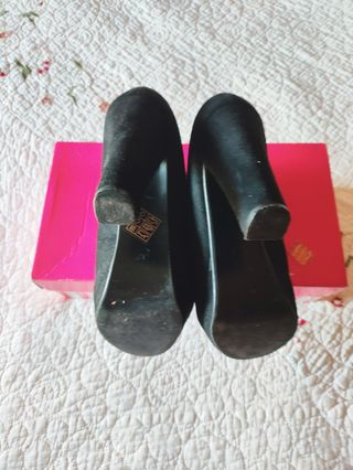 Zapatos ante