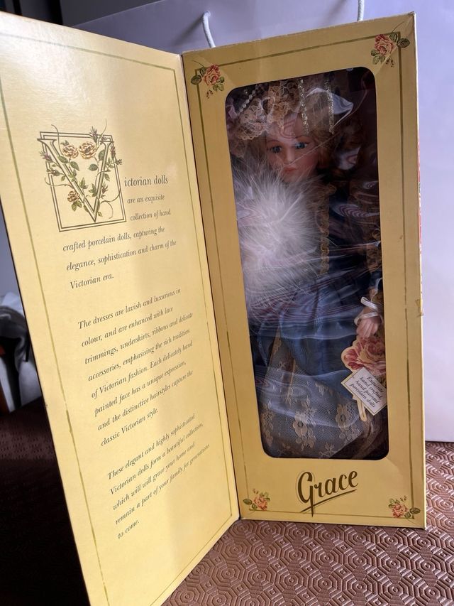 Bambola di Porcellana Grace