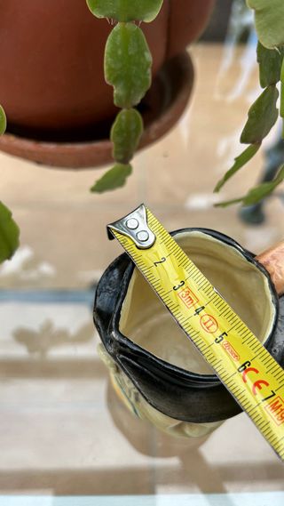 Antigua jarrita ornamental de cerámica