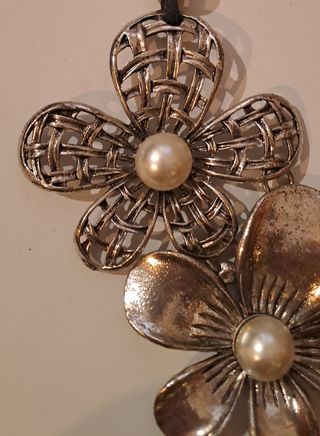 Collar/Gargantilla flores y perlas