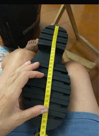 Scarpe in similpelle nuove senza scatola