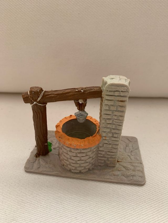 Pozo para belen antiguo de plastico