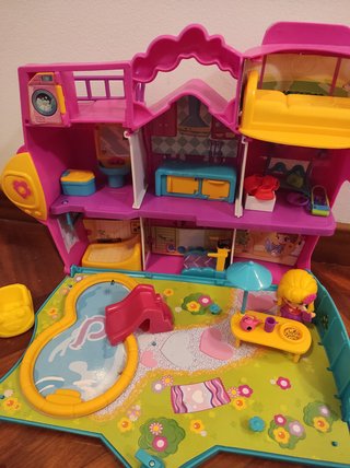 Casa maletín Pinypon y muñecas