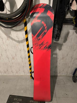 TABLA DE SNOWBOARD NITRO + FIJACIONES BURTON