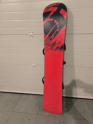 TABLA DE SNOWBOARD NITRO + FIJACIONES BURTON