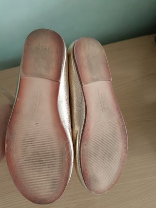 Zapatos Zara dorados niña 34