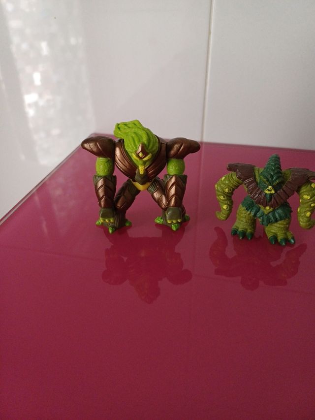 5 figuritas de gormiti