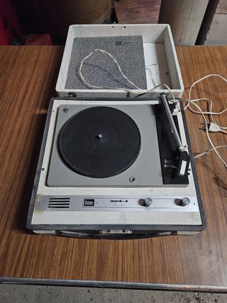 TOCADISCOS ANTIGUO