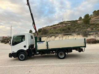Nissan Cabstar 2016