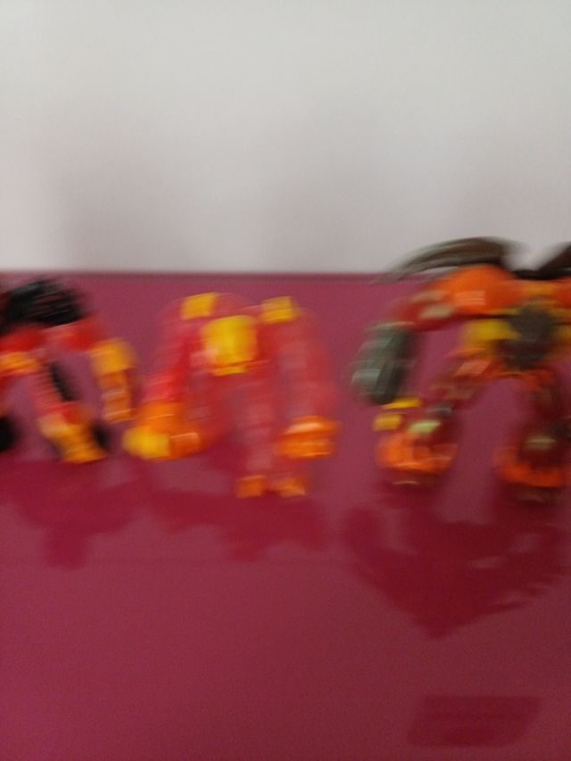 5 figuritas de gormiti