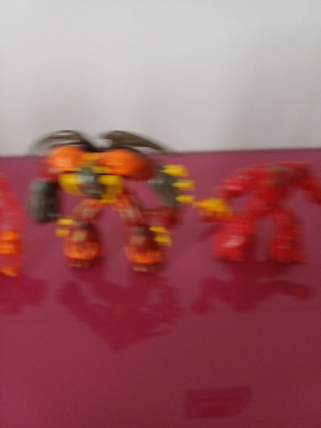 5 figuritas de gormiti