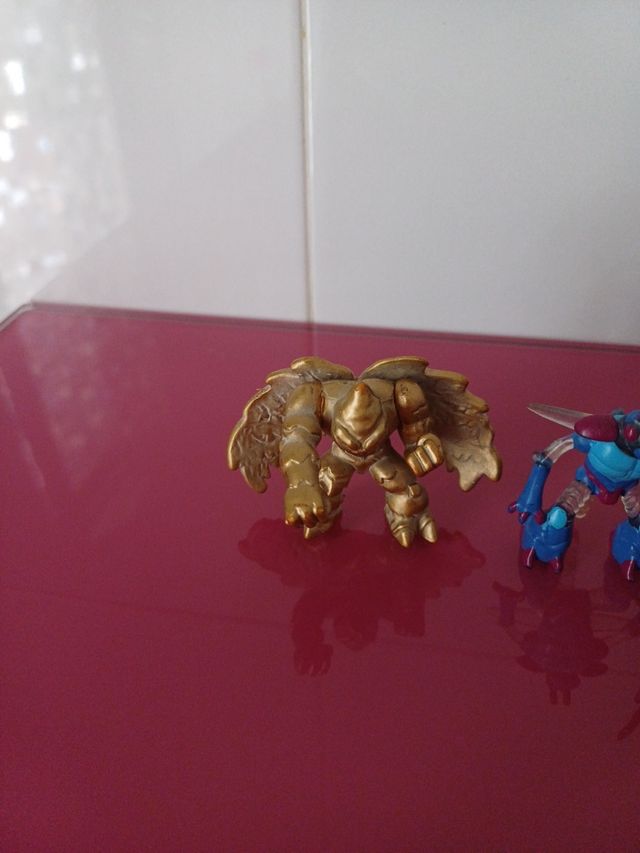 5 figuritas de gormitis