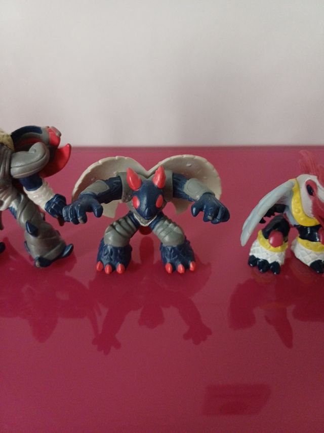 5 figuritas de gormitis