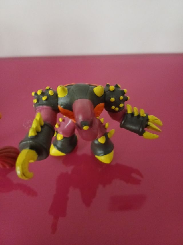 5 figuritas de gormitis