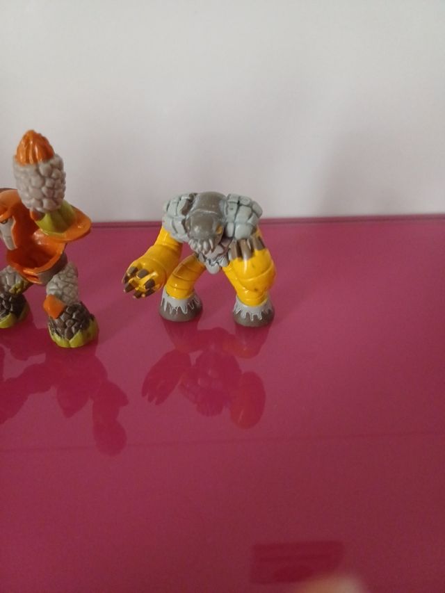 5 figuritas de gormiti