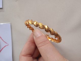 PULSERA METAL MACIZO COLOR ORO PARA NIÑAS 