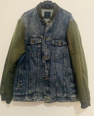 Chaqueta vaquera Bershka tipo bomber Talla L