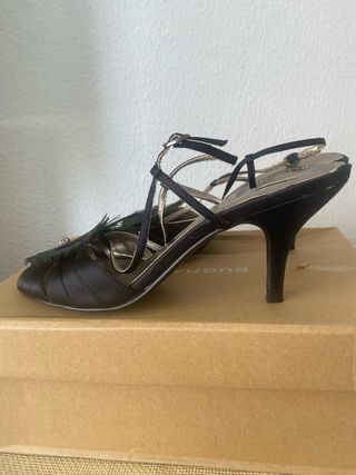 ZAPATOS FIESTA DE RASO Y PLUMAS 