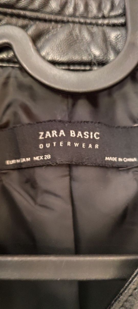 Cazadora biker efecto piel Zara