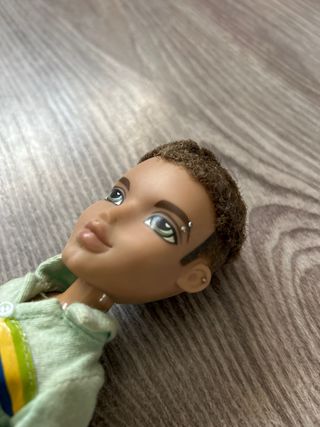 Muñeco bratz boyz dylan beach style