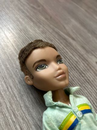 Muñeco bratz boyz dylan beach style