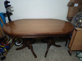 Mesa de comedor clásica 