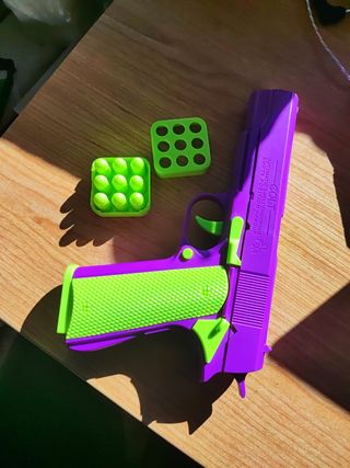 pistola giocattolo