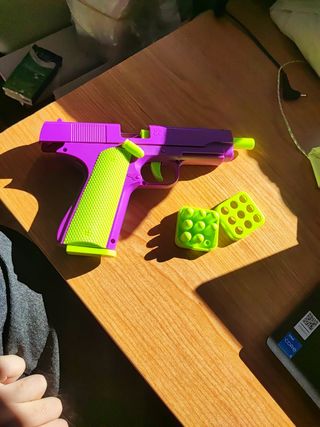 pistola giocattolo