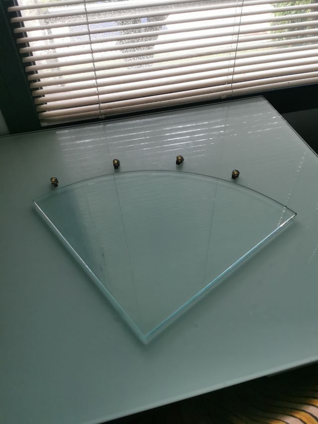 Estantería cristal rinconera