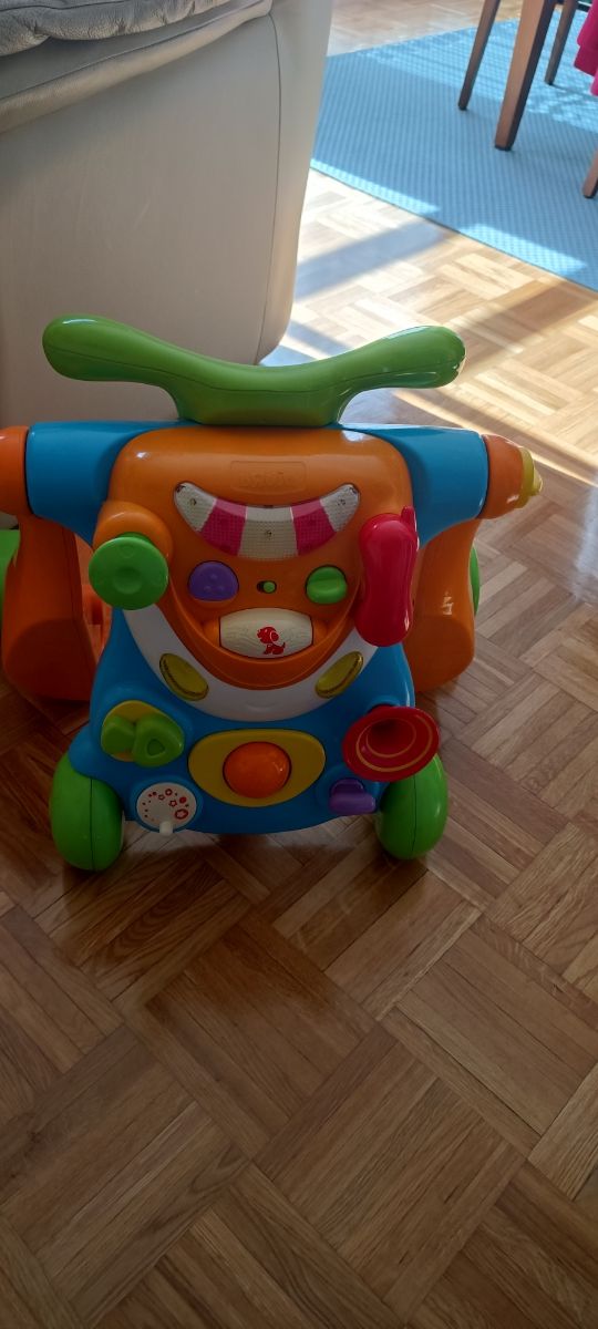 Andador, triciclo, actividades