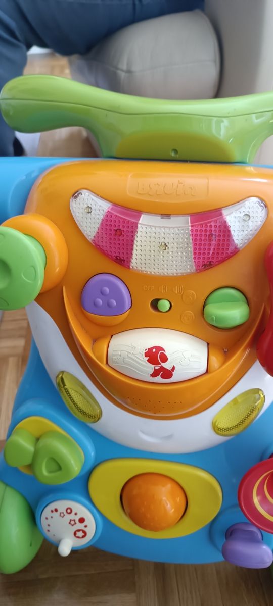 Andador, triciclo, actividades