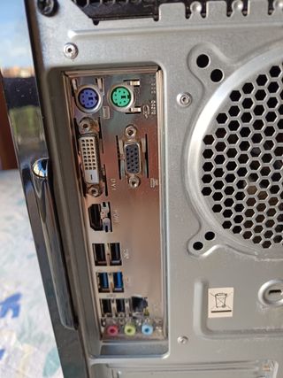 ordenador core i5 7400 16GB ram 256 ssd + 1 TB hdd