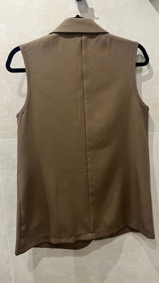 Chaleco cruzado caqui