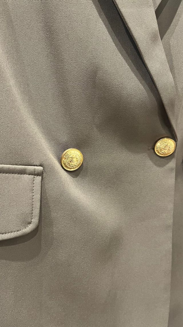 Chaleco cruzado caqui