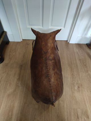 Reposapiés Toro "Dimitri Omersa"