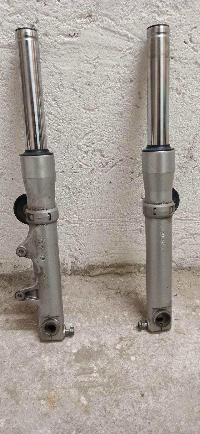 SH300 ATTACCO POST. E  STELI FORCELLE ANTERIORI